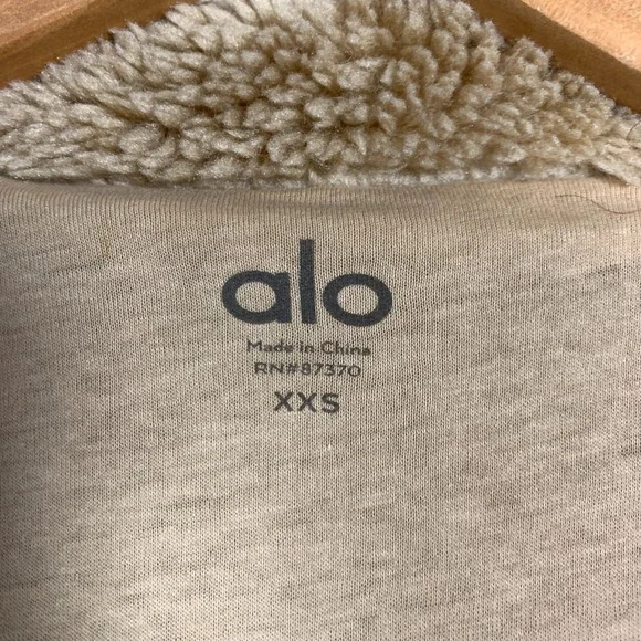 Alo Yoga Trench Coat Women's XXS 2XS Camel Oversized‎ Sherpa Foxy Teddy Jacket - Picture 4 of 8